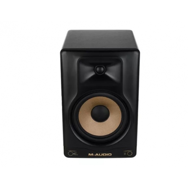 Forty Eighty M-audio è un monitor da studio bi-amplificato da 50W