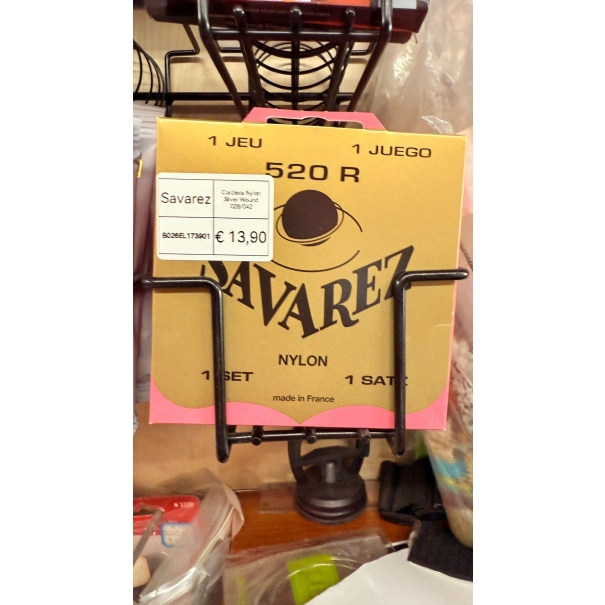 Savarez 520R - Le Savarez alte sono fatte di nylon rettificato caratterizzato da una caratteristica finitura non lucidata