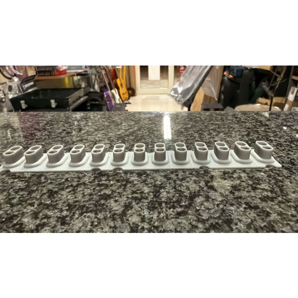 Korg Gommini conduttivi 13 tastI  per Kronos 61, M3-61, M3-73, Ricambi Originali [B027KG524]