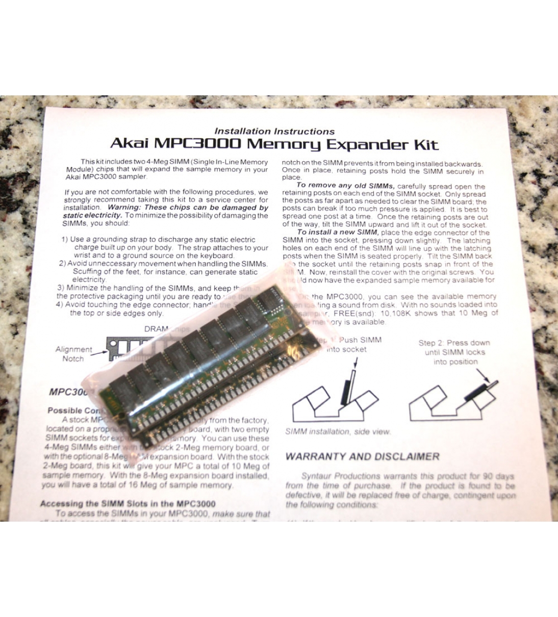 Questo kit contiene due SIMM da 4 MB, insieme a istruzioni complete per la loro installazione nel campionatore