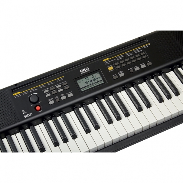 Okey 61 è la tastiera arranger 5 ottave (da C1 a C6), con tasti formato standard sensibili alla dinamica, ideale per avvicinarsi divertendosi allo studio della musica