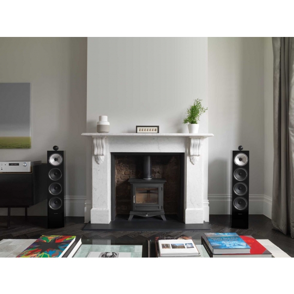 702 S2 FLOORSTANDING SPEAKER