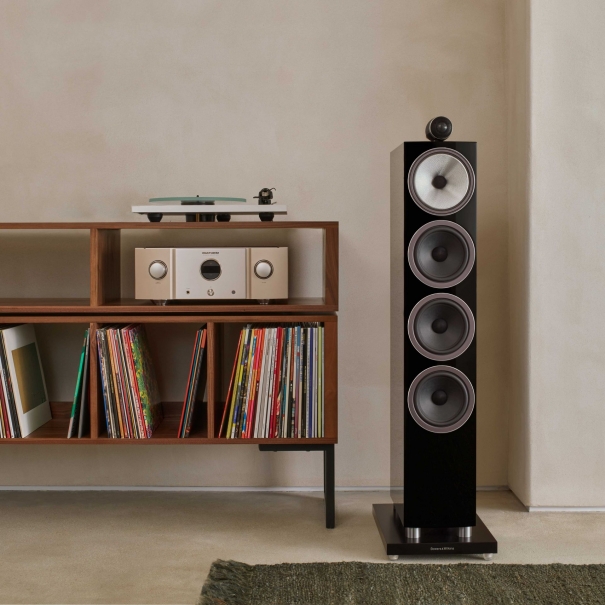 702 S3 FLOORSTANDING SPEAKER