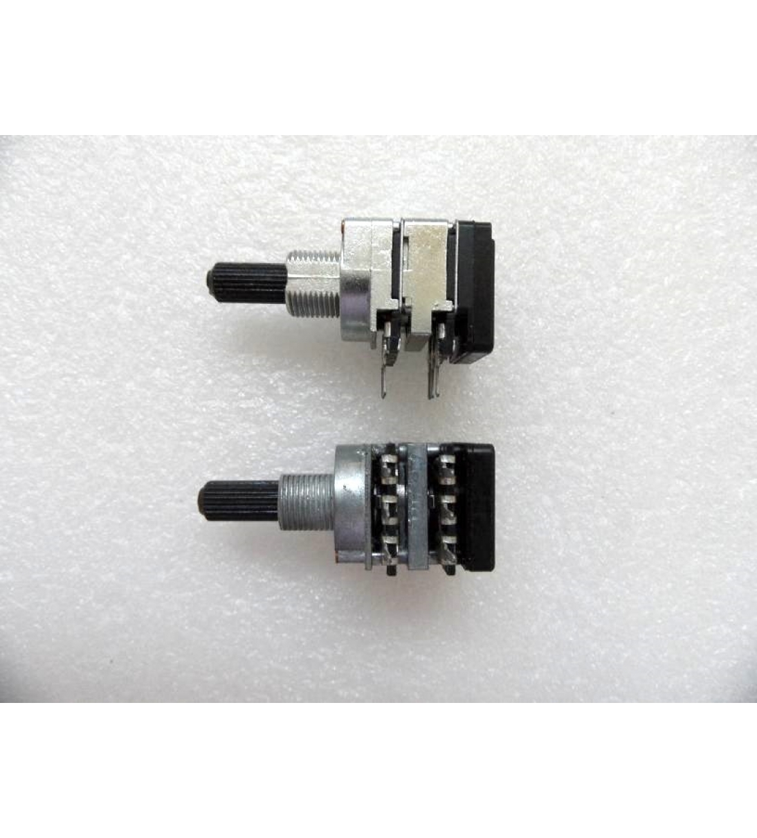 Montarbo Potenziometro 47KS / 47KS [B027MN219]