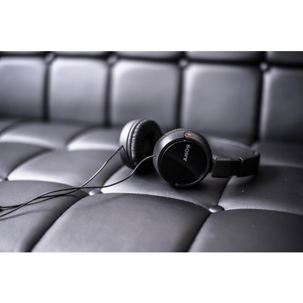 MDR-ZX110AP Cuffie on-ear con microfono, Nero