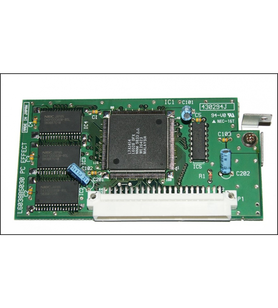 La scheda effetti Akai EB16 (L6038B5030)