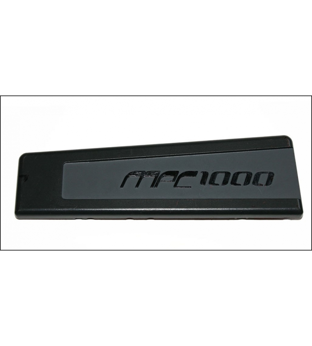 Tappo terminale, a destra, Akai MPC1000